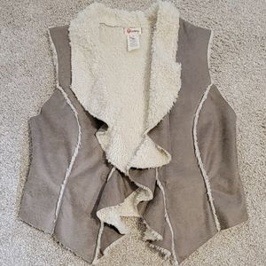 Sherpa-like Vest
